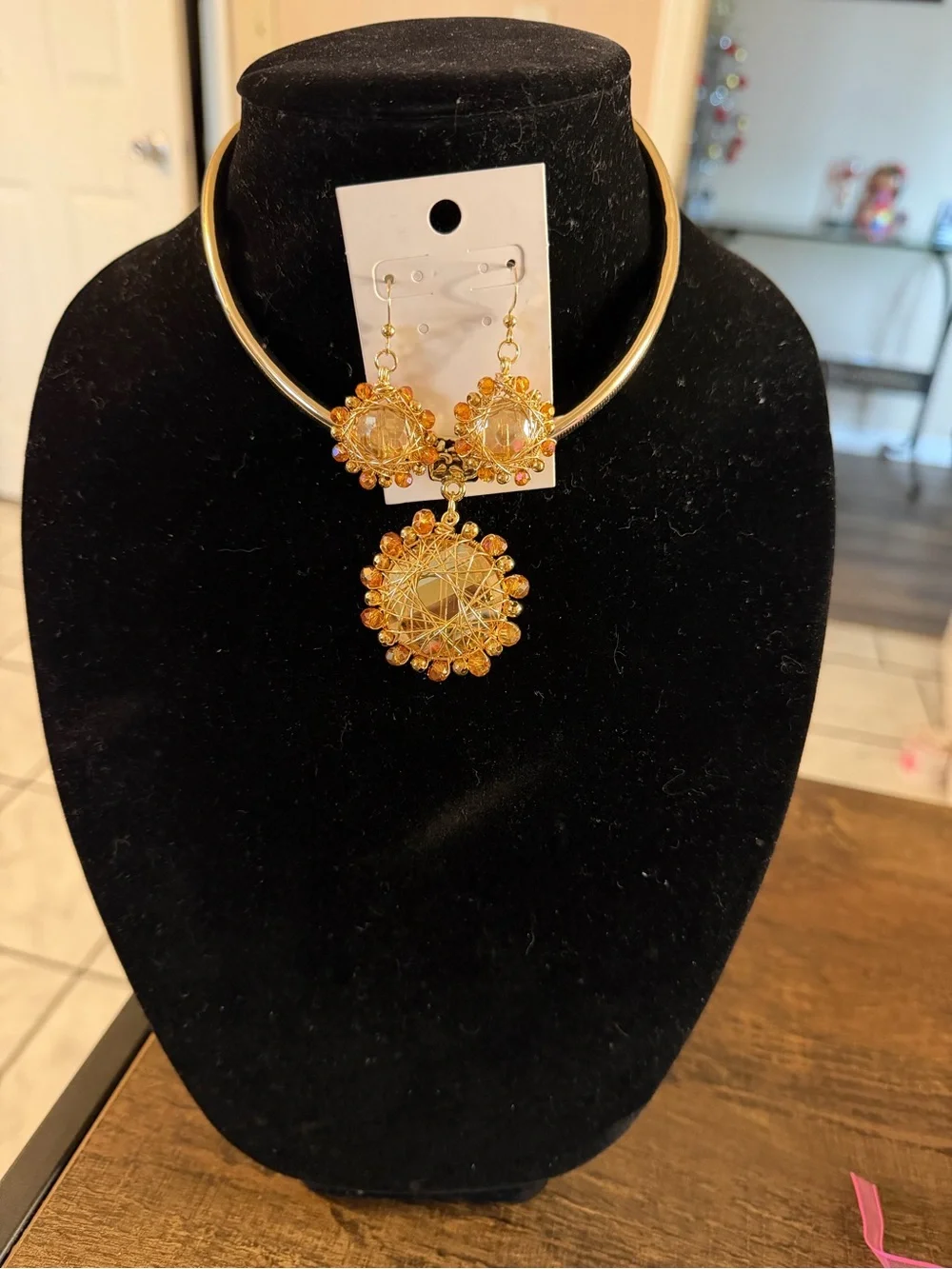 Gold Floral Medallion Necklace and Earring Set - Gold